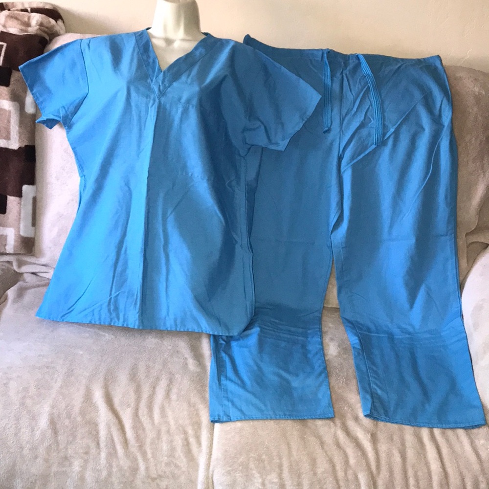 🍎 life Blue scrub set size small one pocket pants and top 💕